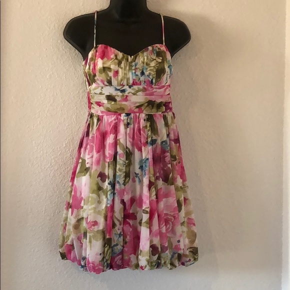 Speechless Dresses & Skirts - Speechless Floral Pattern Semi Formal         D002